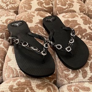NEW Women’s rhinestone flip flops